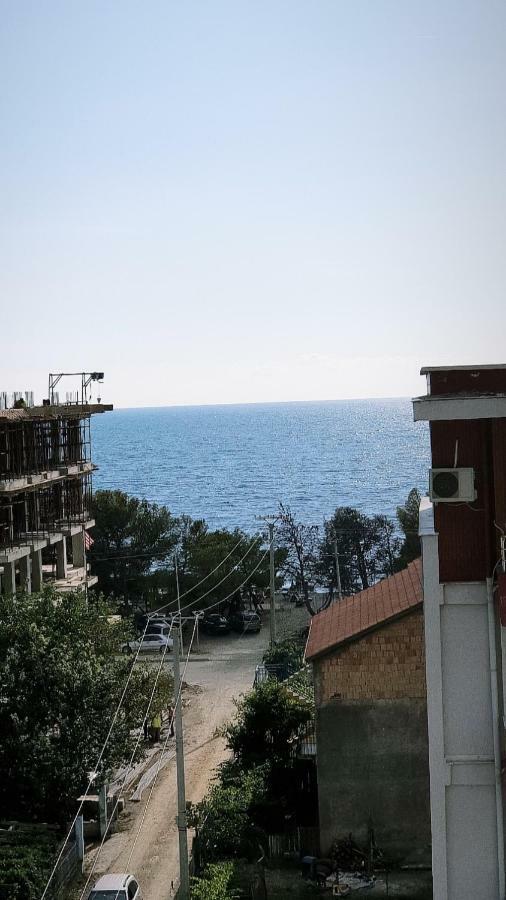 Deor Hotel Shëngjin Exteriör bild